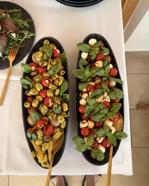 Oliven & Caprese – Antipasti-Schiffchen
