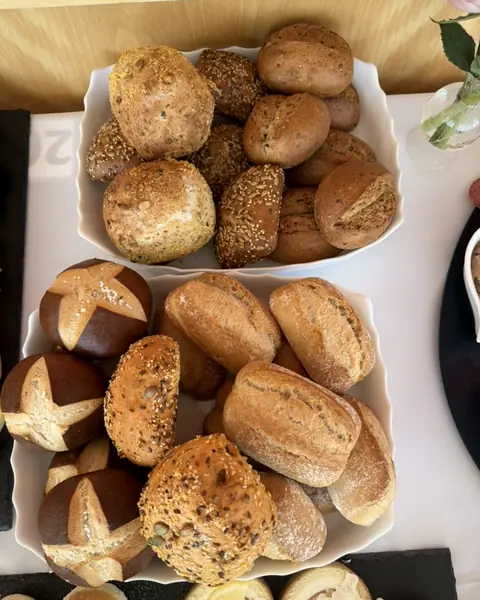 Brötchen & Brezen – Brotkörbe zum Buffet