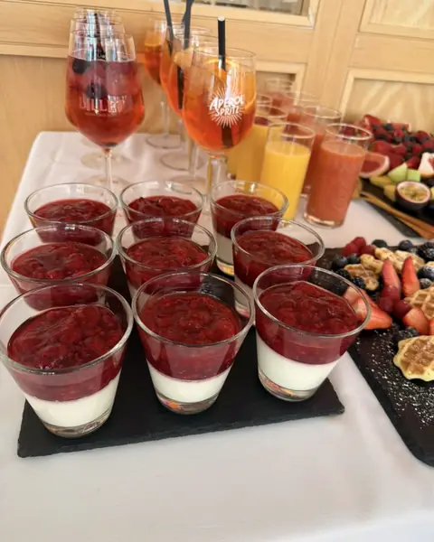 Desserts im Glas – mit Beeren